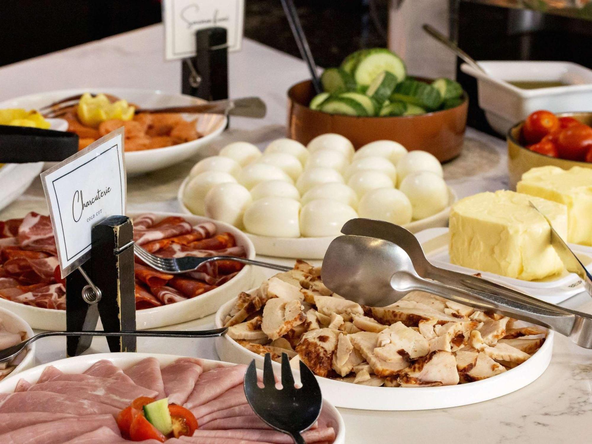 Mercure Paris Saint-Ouen Екстериор снимка